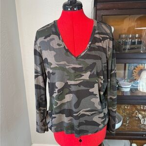 Rails Camo Long Sleeve V-Neck T-Shirt  Cotton Modal Blend Size L